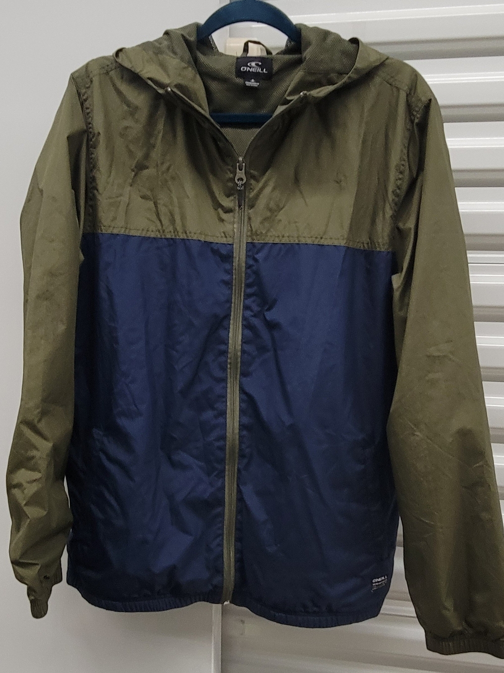 O'Neill Men's Olive and Navy Colorblock Hooded Windbreaker